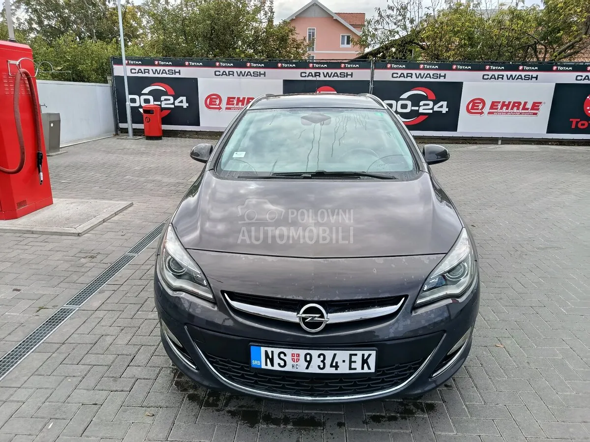 Opel Astra J 2013 photo 5