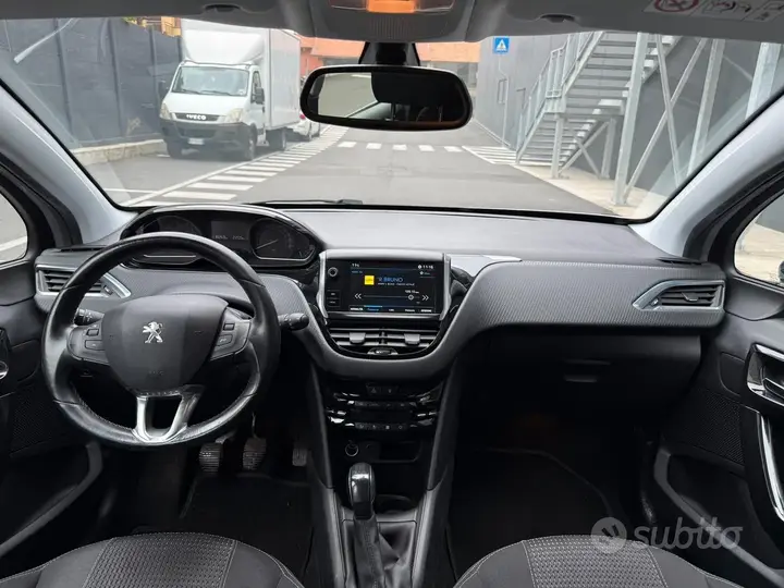 Peugeot 208 2017 photo 5