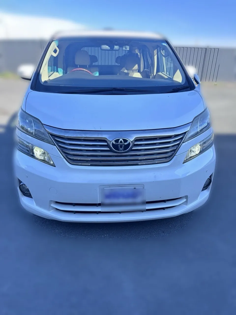 Toyota Vellfire 2009 photo 2