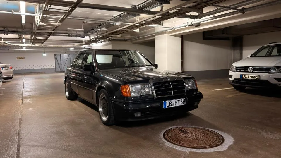 Mercedes-Benz 500E