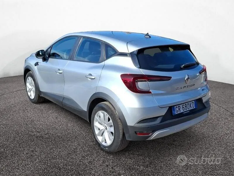 Renault Captur 2023 photo 3