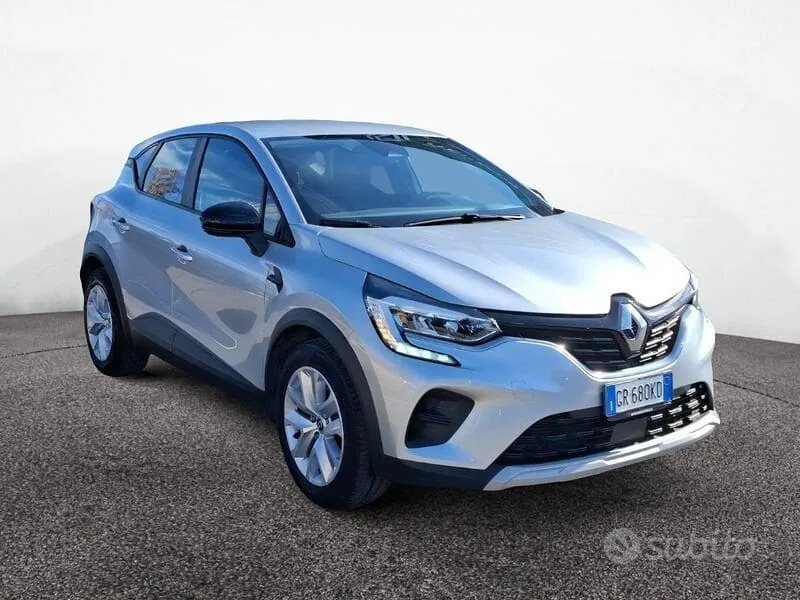 Renault Captur 2023 photo 2