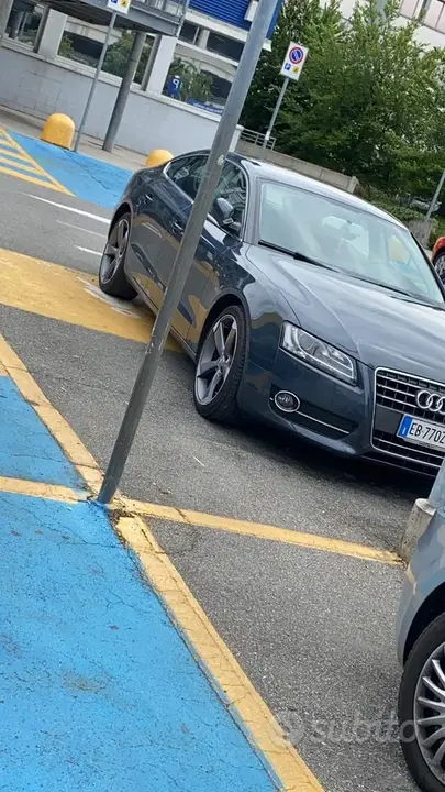 Audi A5 2010 photo 2