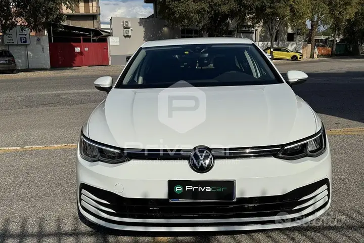 Volkswagen Golf 2024 photo 2