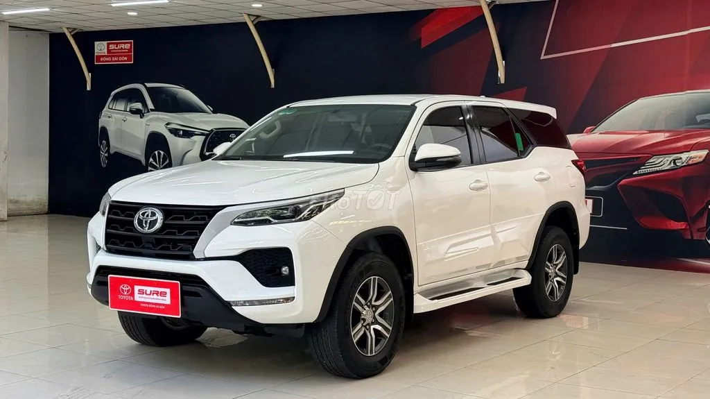 Toyota Fortuner 2023 photo 2