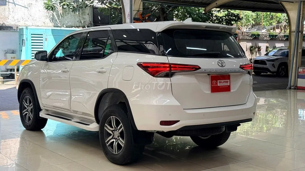 Toyota Fortuner 2023 photo 4