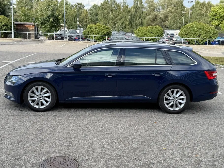 Skoda Superb 2017 photo 2