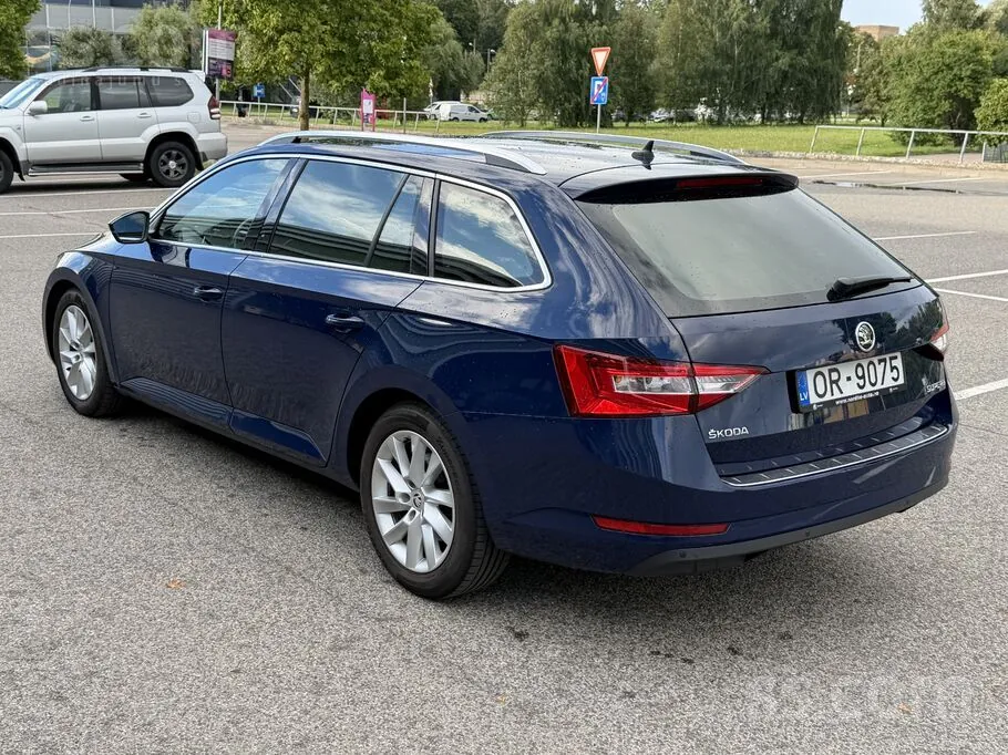 Skoda Superb 2017 photo 3