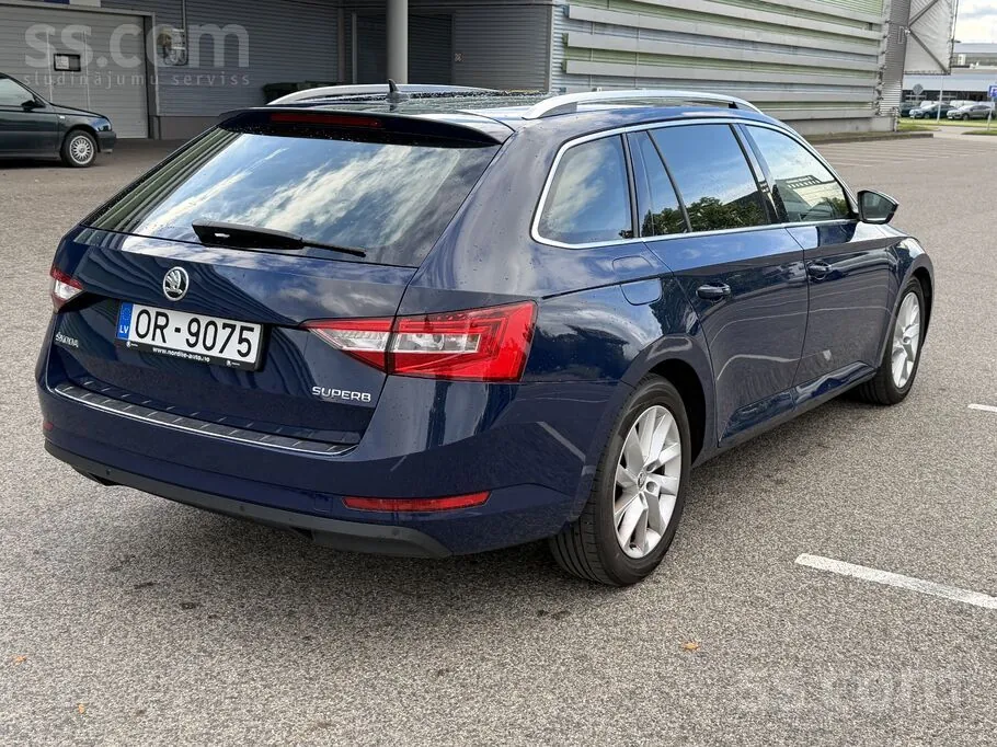 Skoda Superb 2017 photo 5