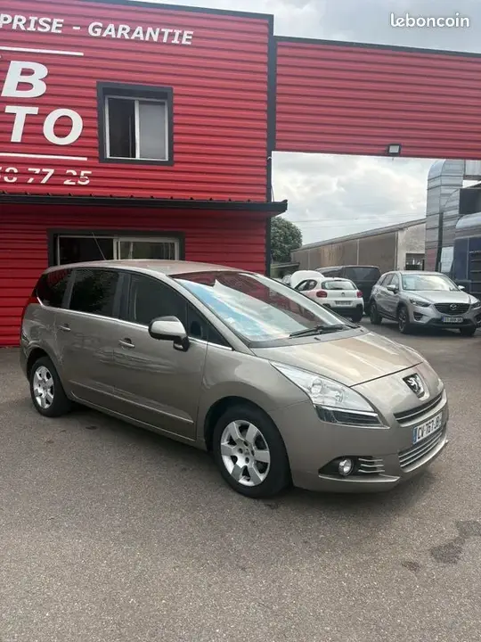 Peugeot 5008 2013 photo 3