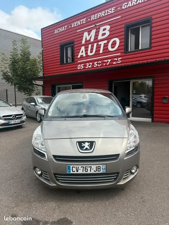 Peugeot 5008 2013 photo 2