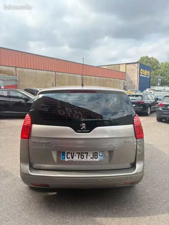 Peugeot 5008 2013 photo 5