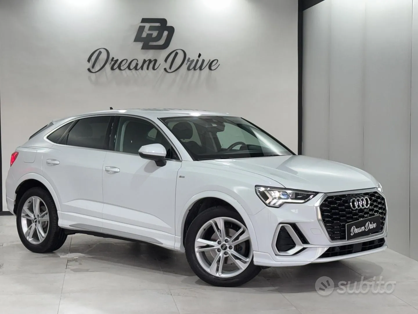 Audi Q3 2023 photo 2