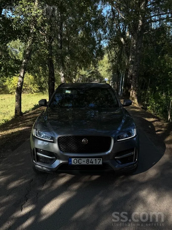 Jaguar F-Pace 2017 photo 2