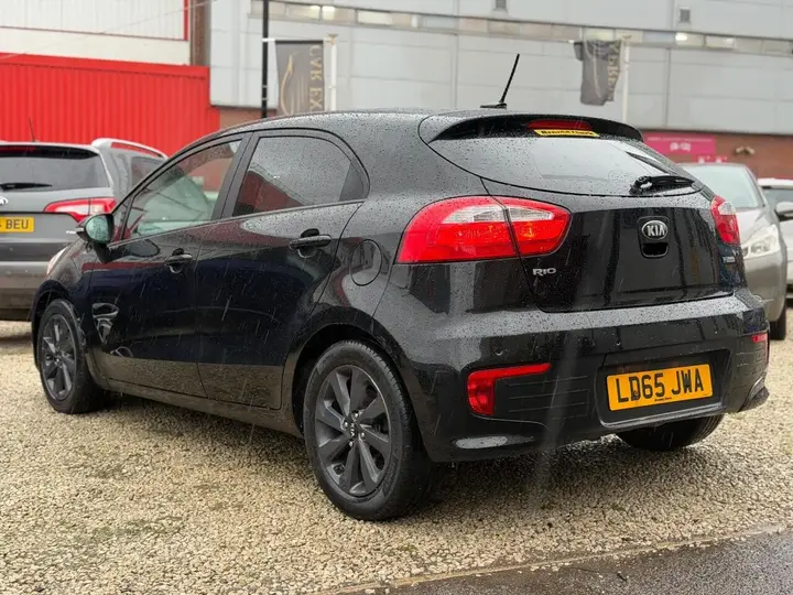 Kia Rio 2015 photo 4