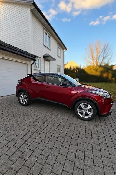 Toyota C-Hr 2019 photo 2