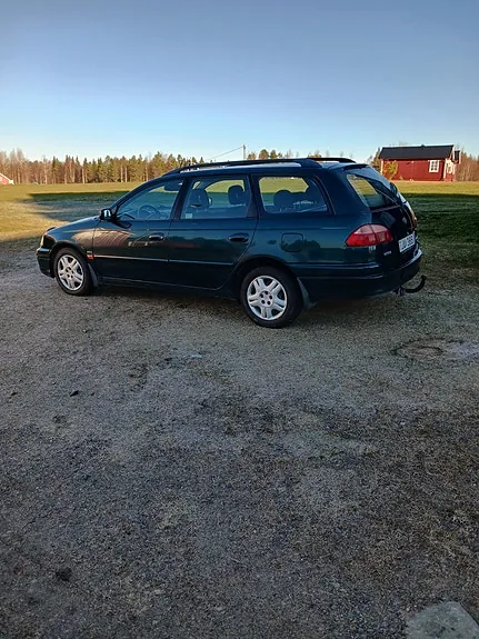 Toyota Avensis 2002 photo 3