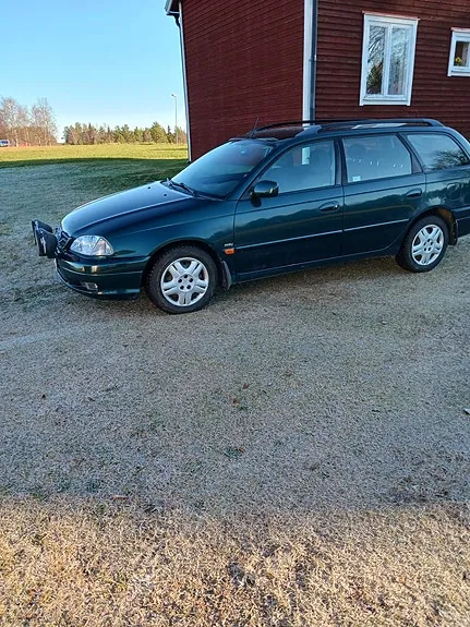 Toyota Avensis 2002 photo 2