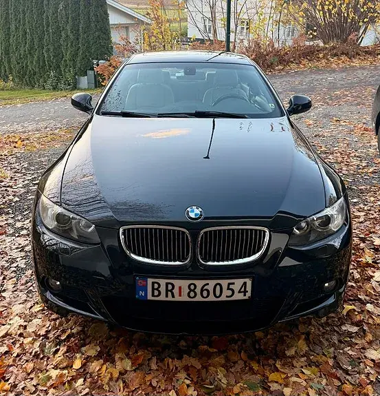 BMW 320D 2010 photo 4