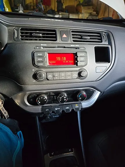 Kia Rio 2012 photo 2