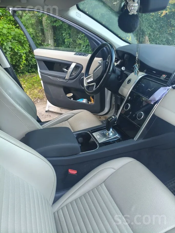 Land Rover Discovery Sport 2021 photo 4
