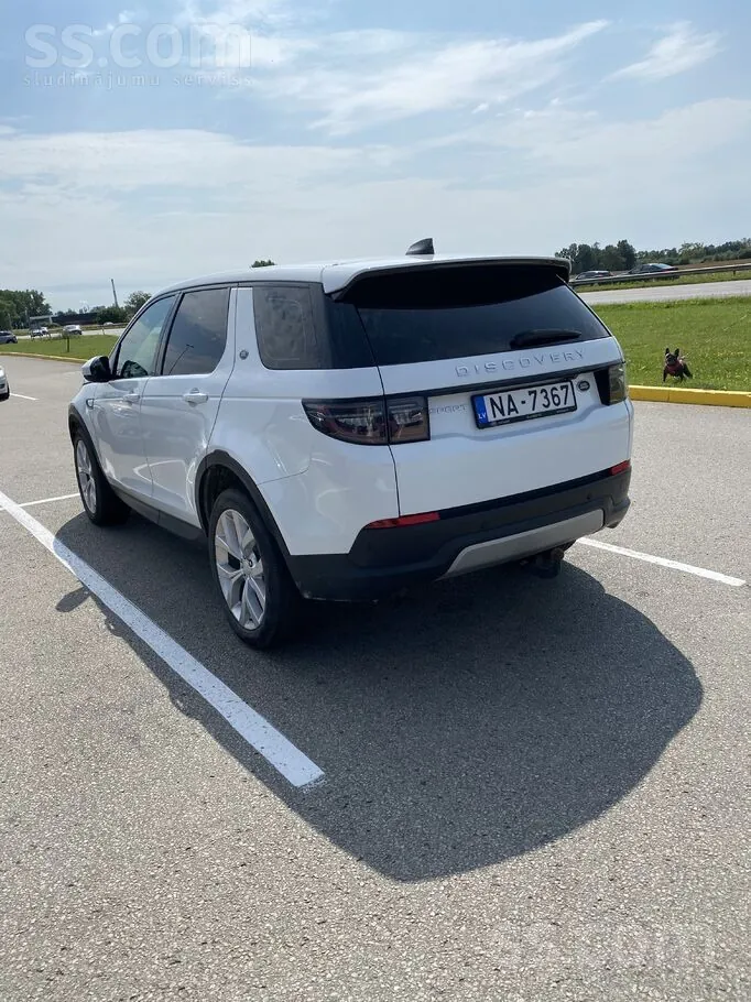 Land Rover Discovery Sport 2021 photo 3