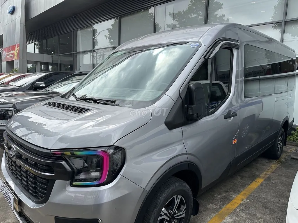Ford Transit 2024 photo 2