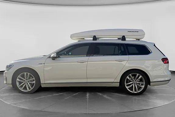 Volkswagen Passat 2016 photo 2
