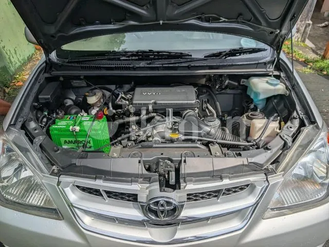 Toyota Avanza 2010 photo 5