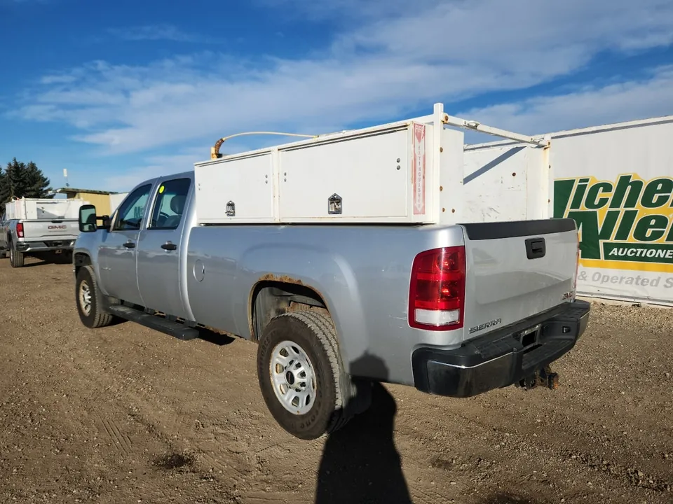 GMC Sierra 3500Hd 2014 photo 3