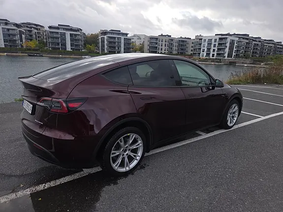 Tesla Model Y 2023 photo 4