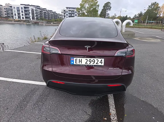 Tesla Model Y 2023 photo 5