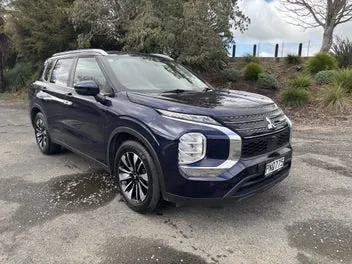 Mitsubishi Outlander 2022 photo 2