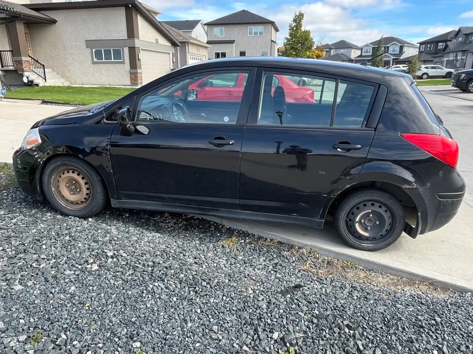 Nissan Versa 2009 photo 4