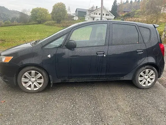 Mitsubishi Colt 2011 photo 4