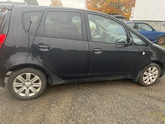 Mitsubishi Colt 2011 photo 5