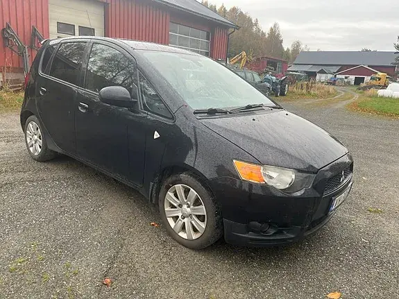 Mitsubishi Colt 2011 photo 3
