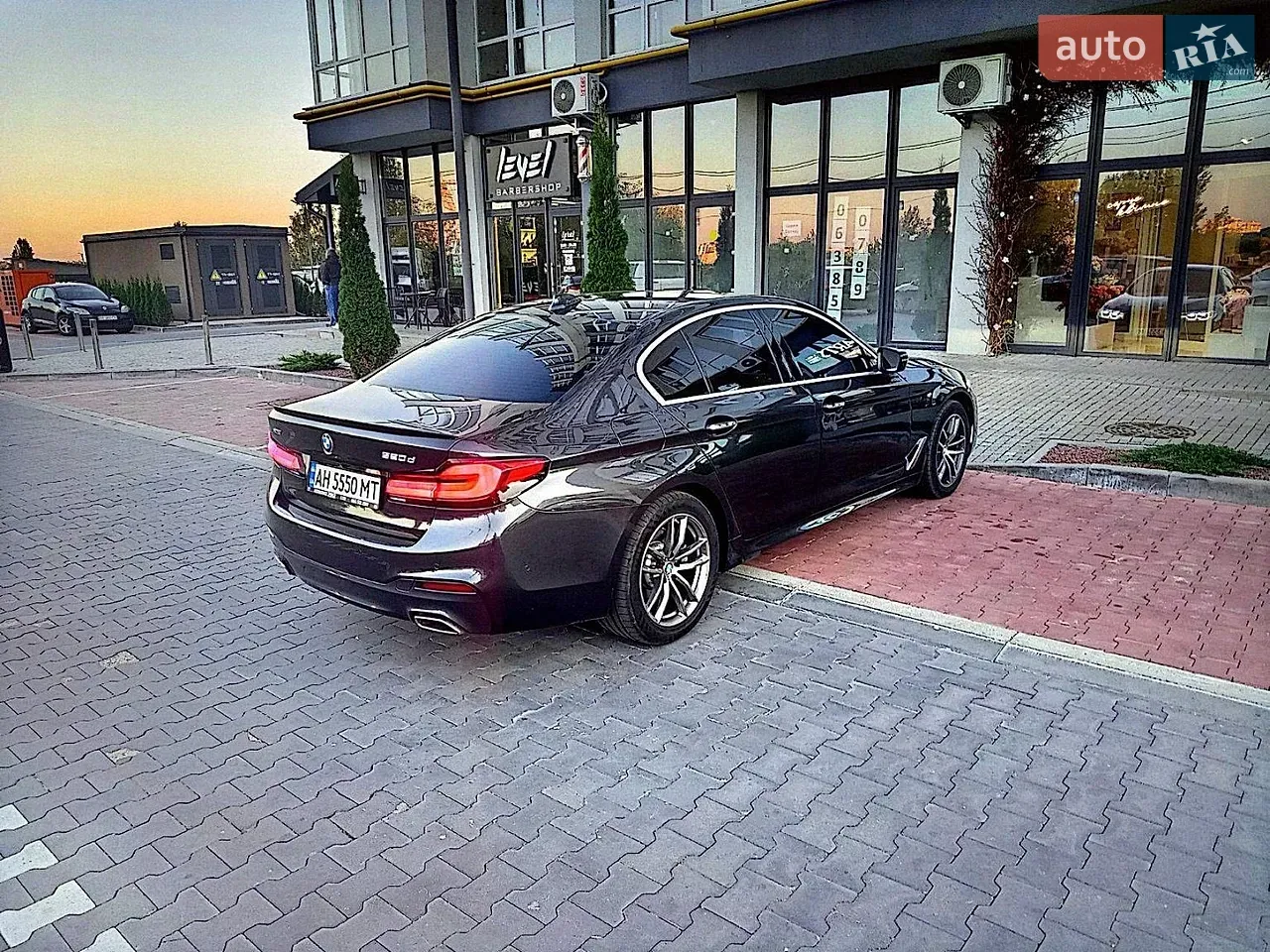 BMW 5 Series 2017 photo 2
