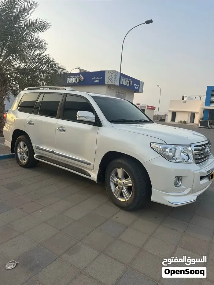 Toyota Land Cruiser 2014 photo 2