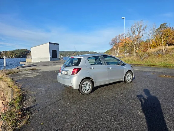 Toyota Yaris 2015 photo 3