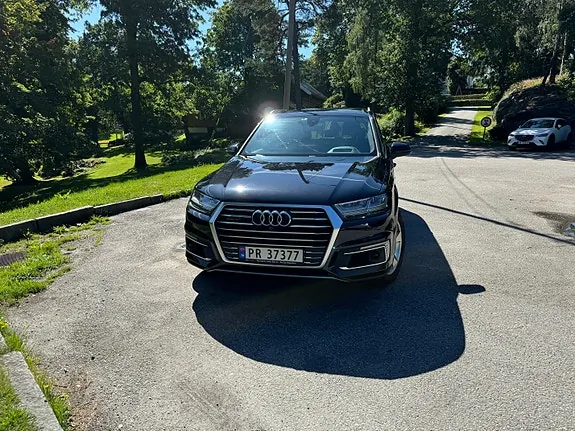 Audi Q7 2016 photo 2