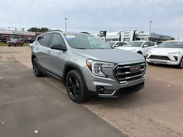 GMC Terrain 2024 photo 3