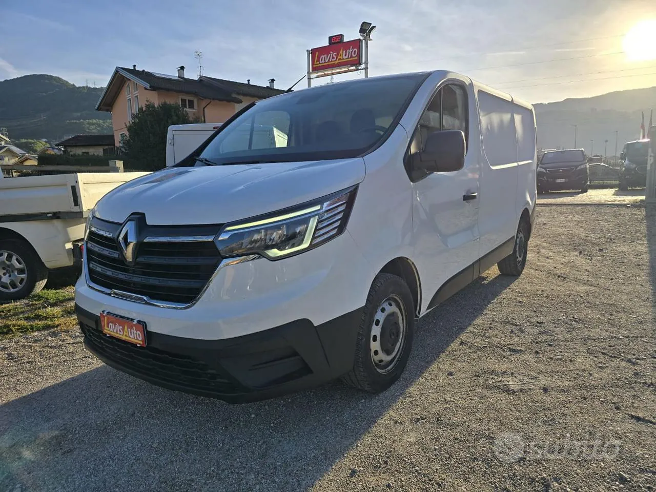 Renault Trafic 2022 photo 2