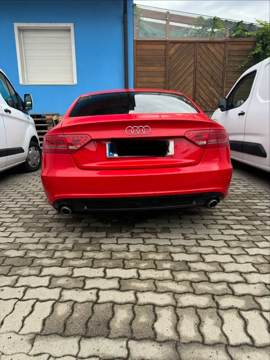 Audi A5 2010 photo 2