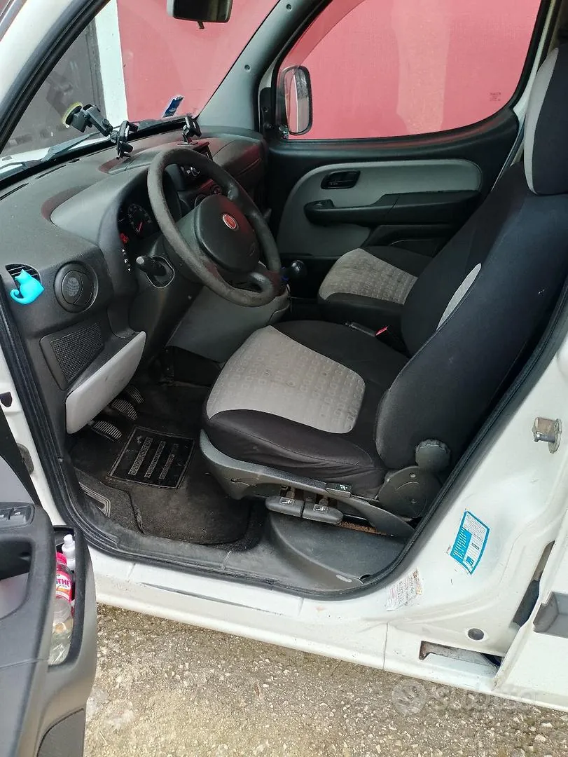 Fiat Doblo 2010 photo 3