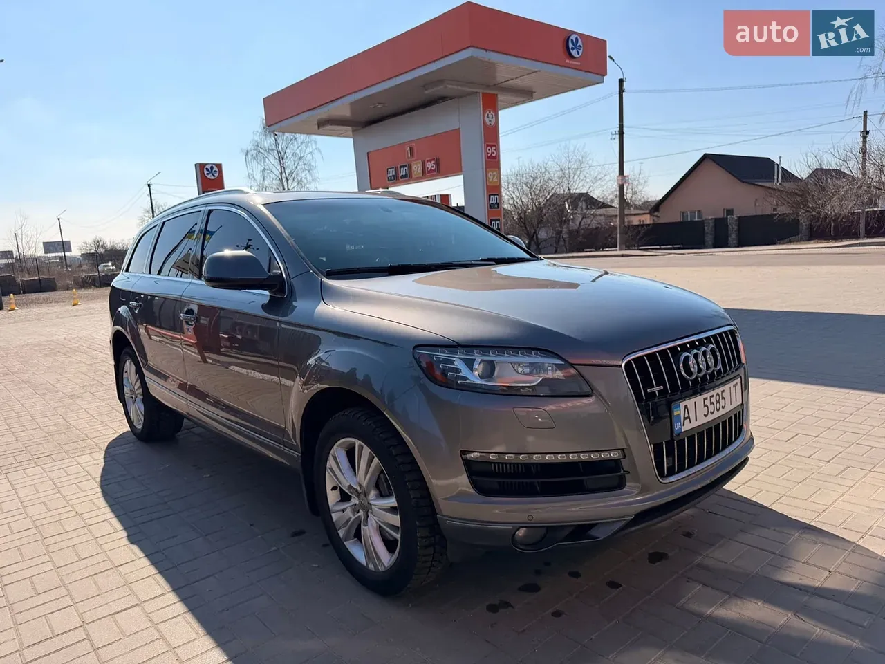 Audi Q7 2011 photo 2