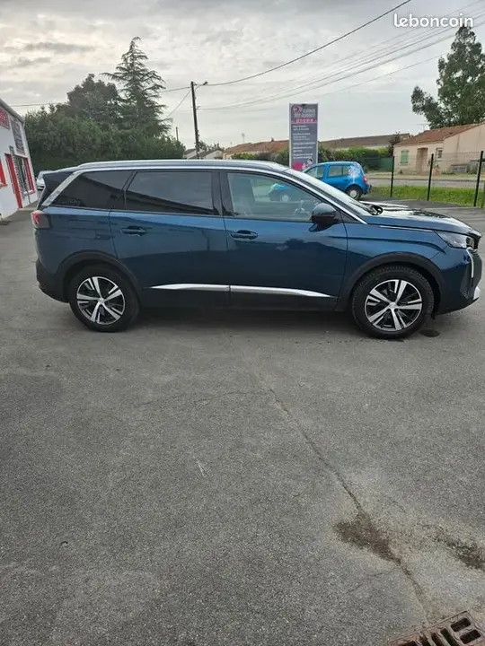 Peugeot 5008 2021 photo 2