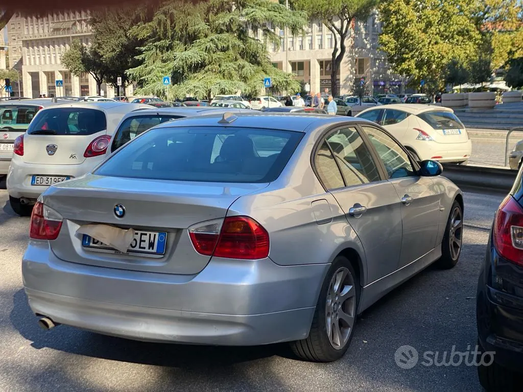 BMW 320D 2008 photo 2