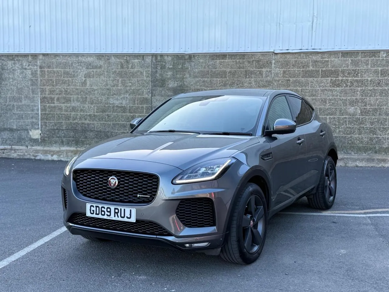 Jaguar E-Pace 2020 photo 4