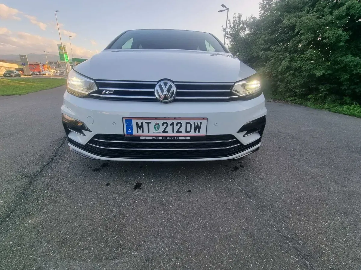 Volkswagen Touran 2019 photo 2